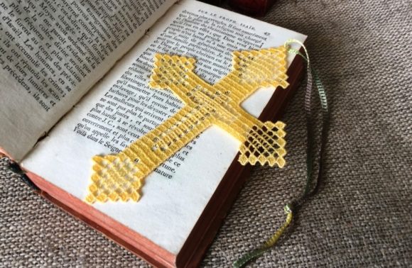 Cross Bookmark: A Designer’s Review for Gifts